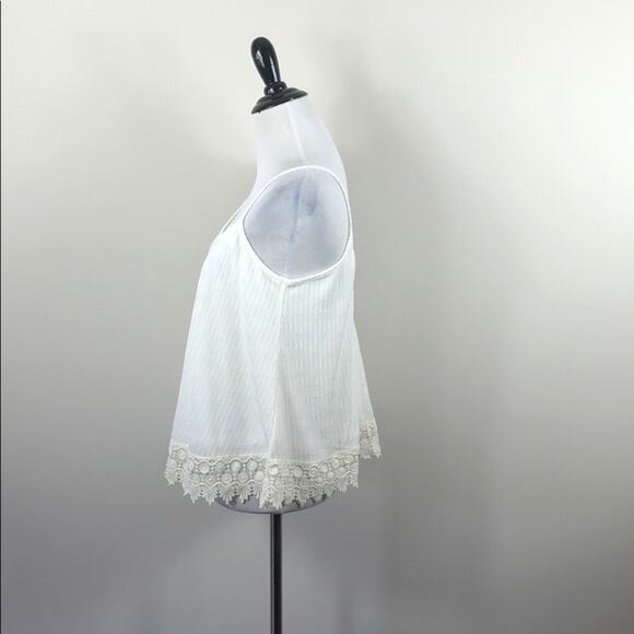 9.3 Eline Top Crochet by Line And Dot White - Picture 4 of 6